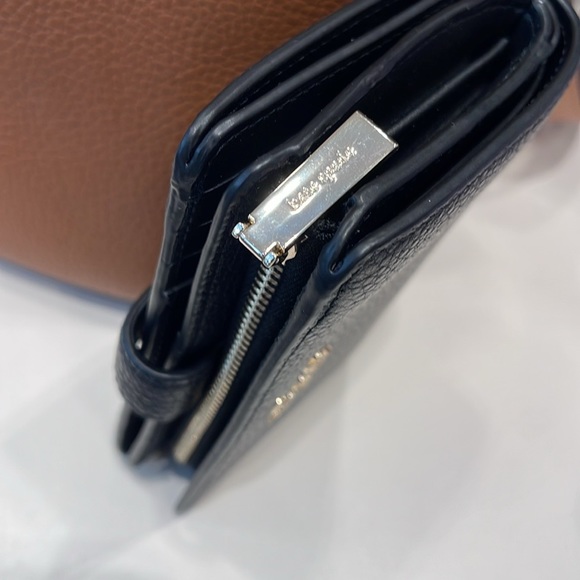 Kate Spade Leila Medium Compact Bifold Wallet
Black 
NWT - Picture 7 of 16